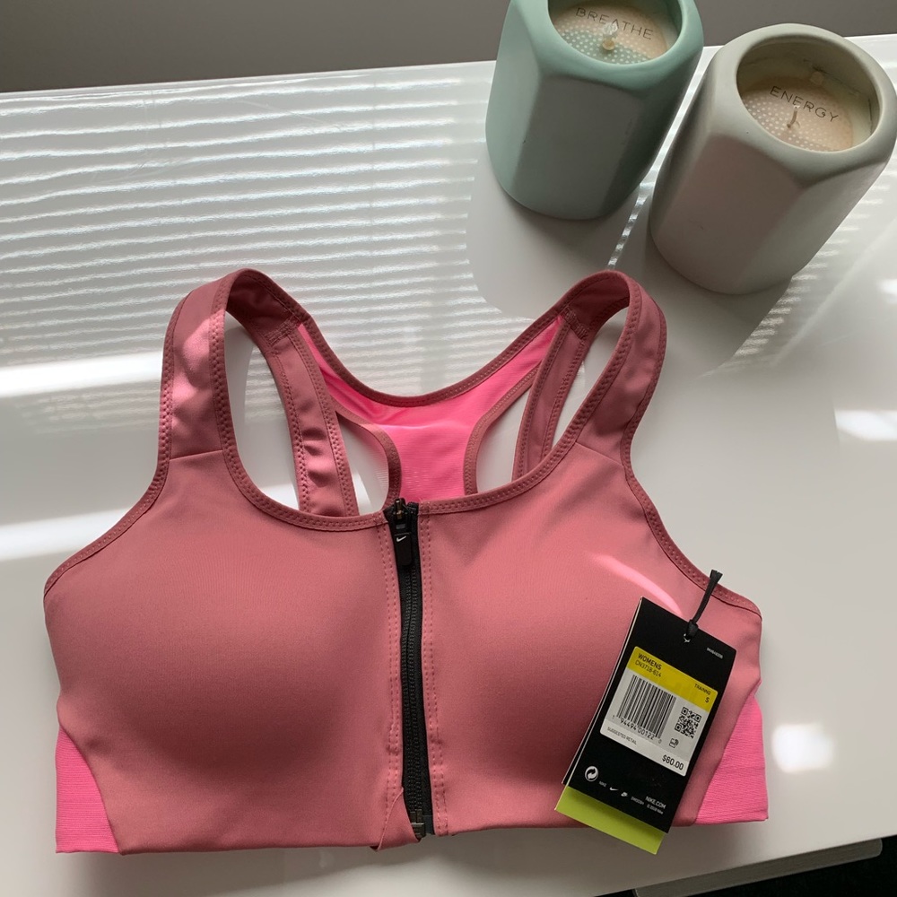 🏷Nike Shape Bra High Support NWT small